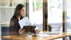 SA Associates fractional CFO advisor helping a Guelph business improve cash flow management and financial planning