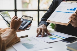 Fractional CFO cost comparison showing part-time versus full-time financial leadership options for a growing Southern Ontario business 