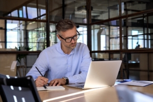 SA Associates providing Cambridge fractional CFO services to a growing business in the Waterloo Region through part-time and outsourced CFO advisory